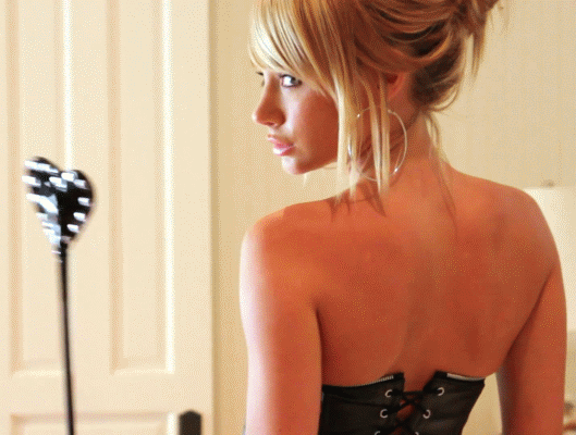 Sexy Sarah Jean Underwood in Action