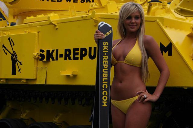 Keep Warm on the Slopes With These Ski Girls