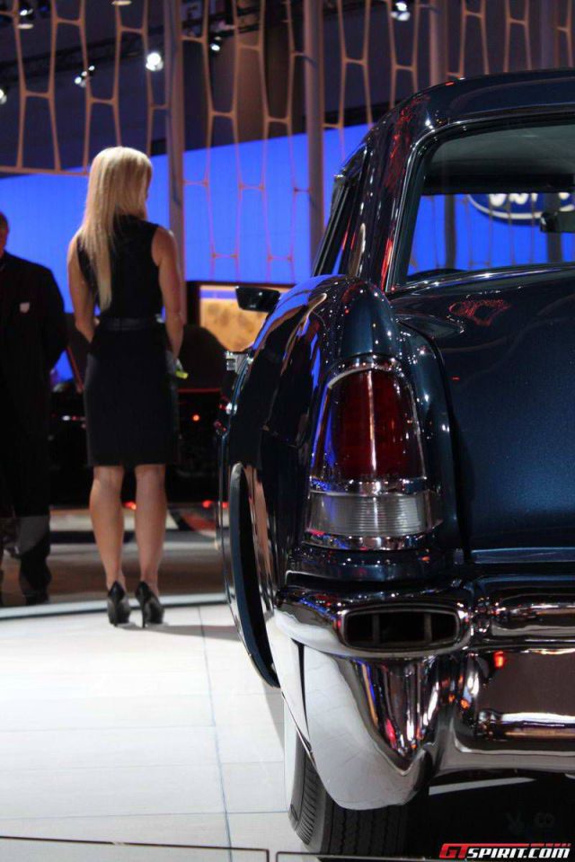 The Lovely Ladies of the LA Auto Show