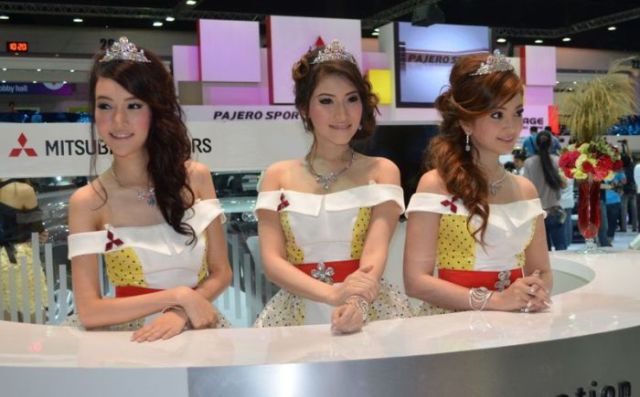 Ladies of the Thailand International Motor Expo 2012