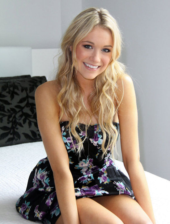 In Praise of Hollywood’s Hottest Celebs…