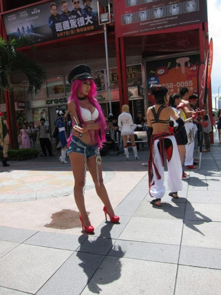 Cute and Kick-Ass Cosplay Girls