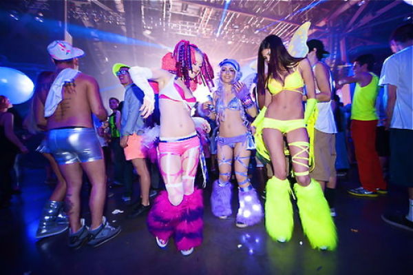 Raver Girls