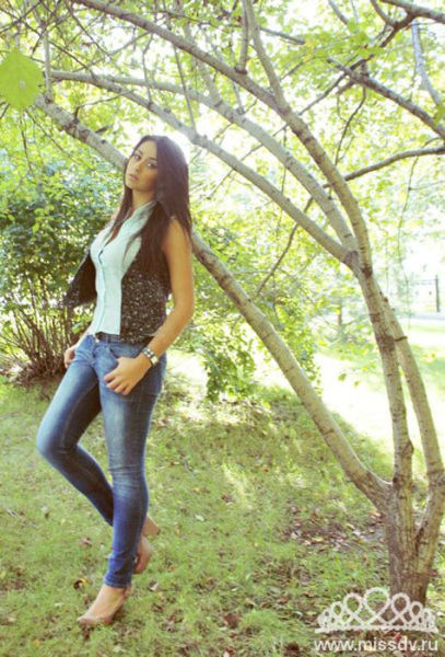 2013’s Exotic Participants of “Miss Internet of the Far East”