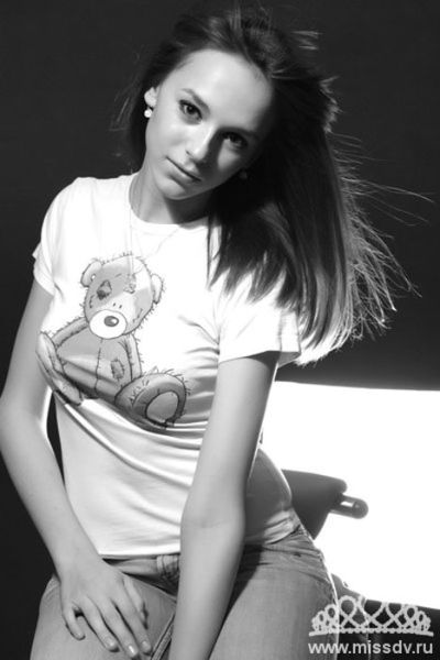 2013’s Exotic Participants of “Miss Internet of the Far East”