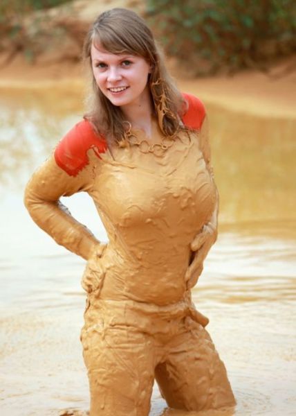 Girls Getting Filthy for Fun