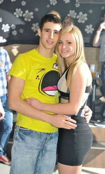 T-Shirts Create Hilarious Boob Photobombs