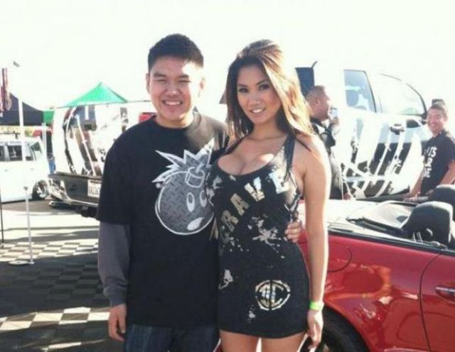 T-Shirts Create Hilarious Boob Photobombs