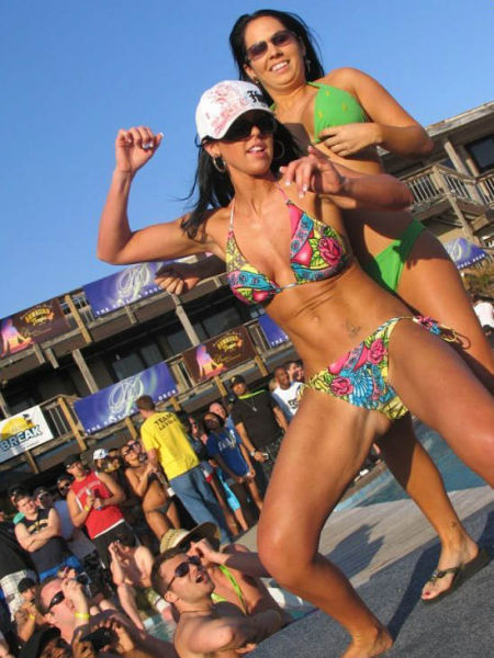 Spring Breakers Know How to Party Hard