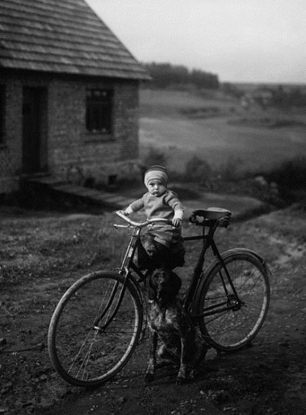 Disturbingly Odd People from the Past