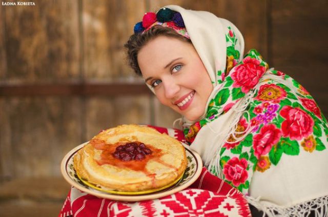 Beautiful Slavic Girls in Traditional Outfits