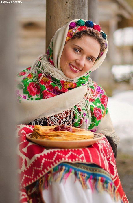 Beautiful Slavic Girls in Traditional Outfits