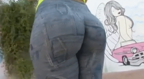 These GIFs Remind Us Why We Love Yoga Pants