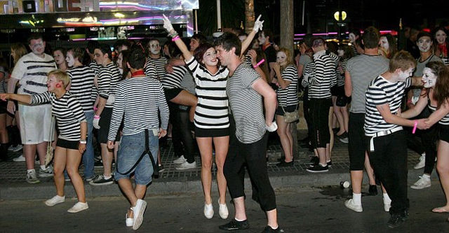 Party Hard the English Way