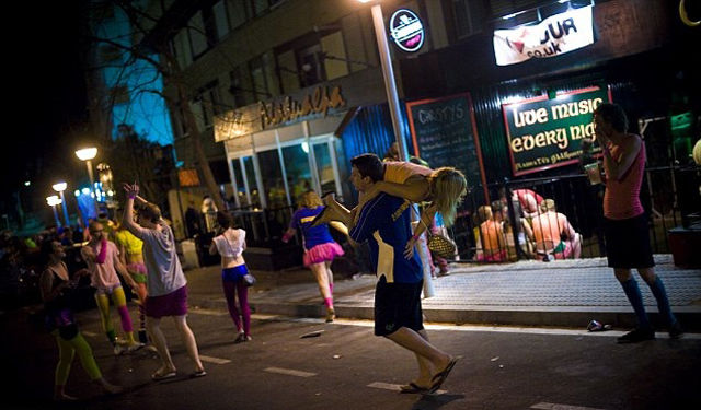 Party Hard the English Way