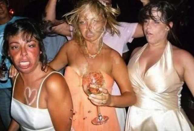 Painfully Awkward Nightclub Photos. Part 2