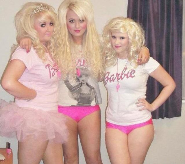 Painfully Awkward Nightclub Photos. Part 2