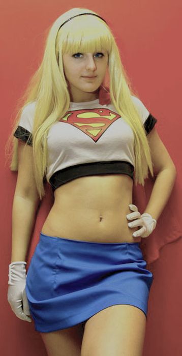 Cute Girls in Sexy Supergirl Costumes