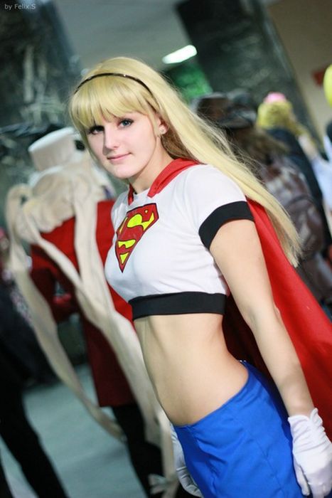 Cute Girls in Sexy Supergirl Costumes