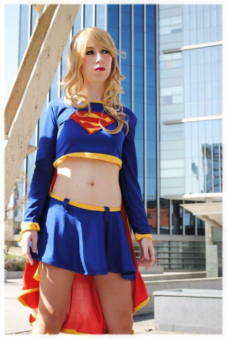 Cute Girls in Sexy Supergirl Costumes
