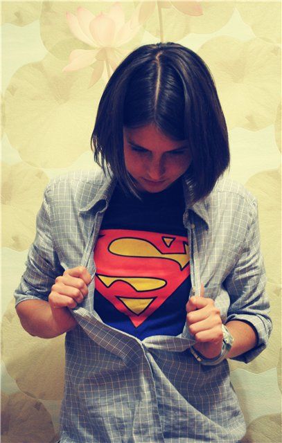 Cute Girls in Sexy Supergirl Costumes