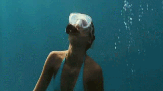 Jessica Alba Sizzles in Sexy GIFs