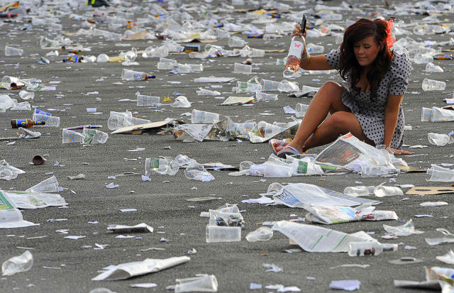 British Girls Get Dolled Up for Ladies Day Debauchery