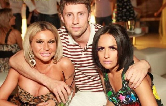 Ukraine Nightclub Girls Have the Same Sense of Style