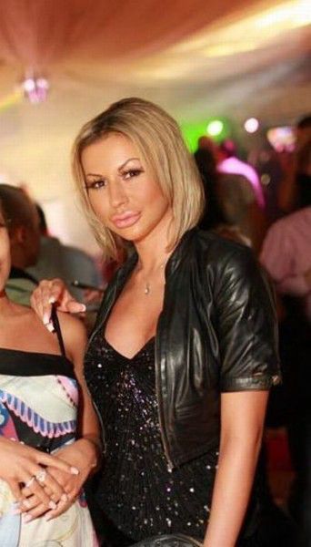 Ukraine Nightclub Girls Have the Same Sense of Style