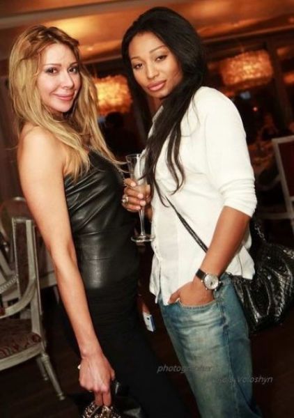 Ukraine Nightclub Girls Have the Same Sense of Style