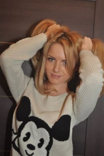 Mail Order Brides in Awkward Poses