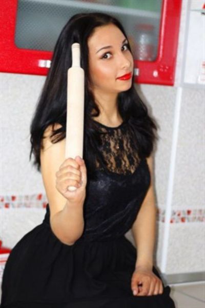 Mail Order Brides in Awkward Poses