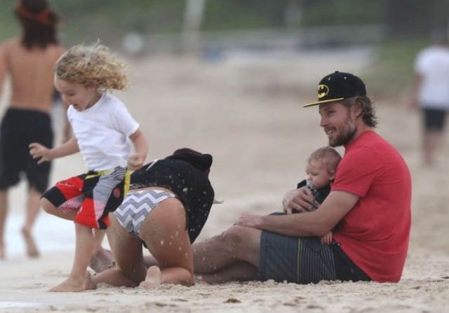 Men Just Can’t Help BUTT Stare