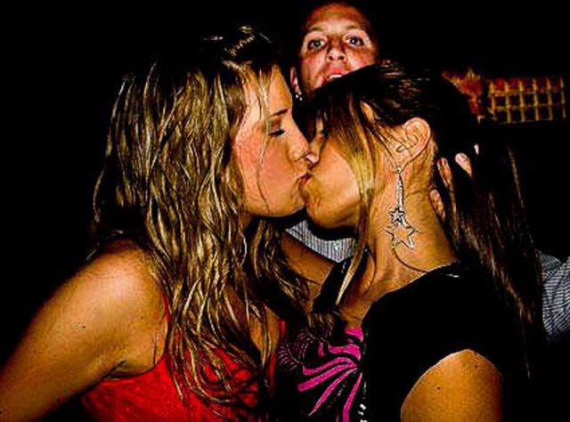 Classic Photobombs of Drunk Girls Kissing Each Other