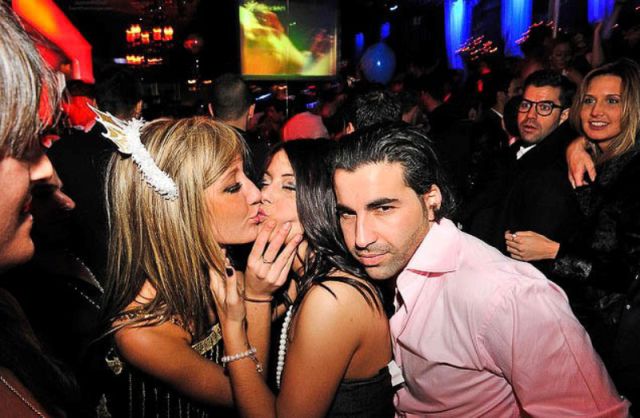 Classic Photobombs of Drunk Girls Kissing Each Other