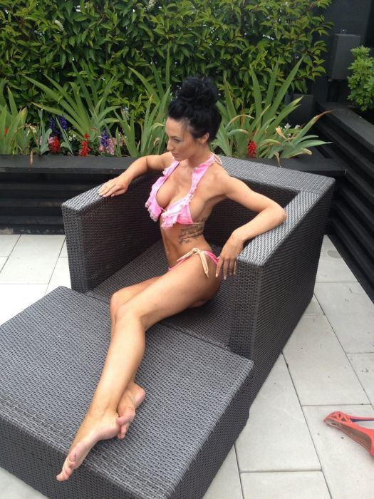 Candid Pics from the Set of a Bikini Photo Shoot