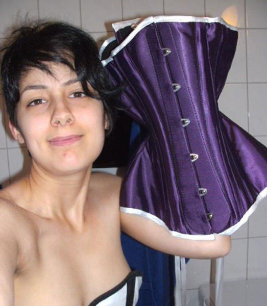 The Woman Who Is “Waisting Away” for Beauty