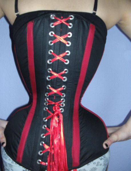 The Woman Who Is “Waisting Away” for Beauty