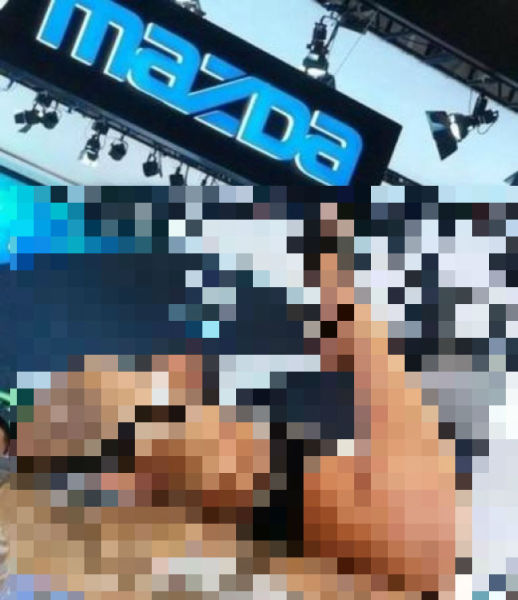 A Chinese Auto Show Model Who Really Earns Her Salary