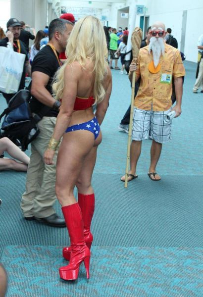 Cosplay Makes Hot Girls Even Hotter