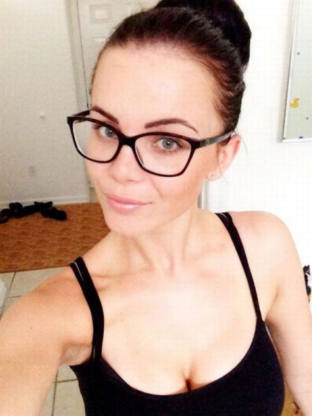 Cute Girls Who Will Fulfill Your “Teacher” Fantasy