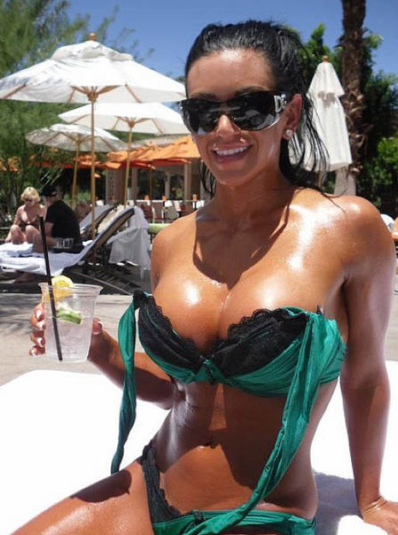 Sexy Vegas Girls Strut Their Stuff at the Pool Party in Vegas