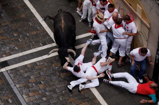 Spanish Bull Racing Ends in Injury