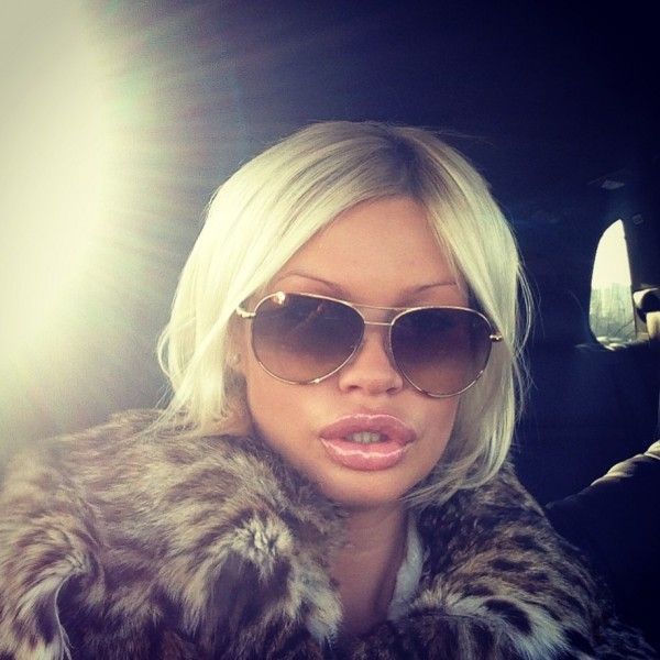 This Girl Never Closes Her Mouth