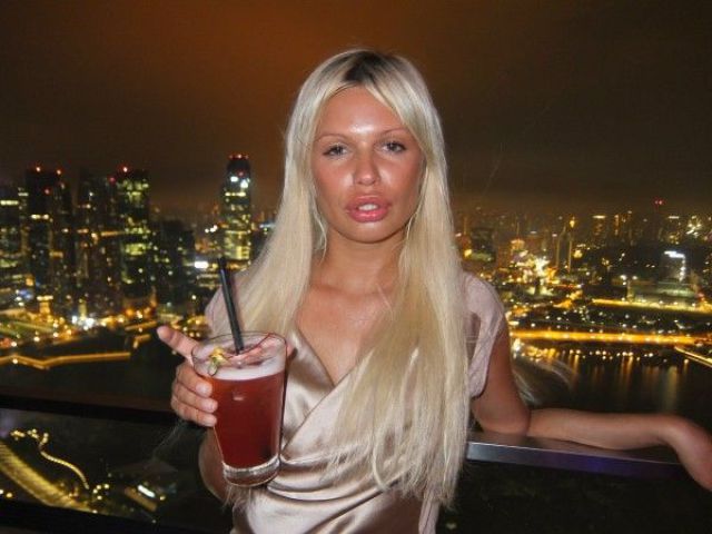 This Girl Never Closes Her Mouth