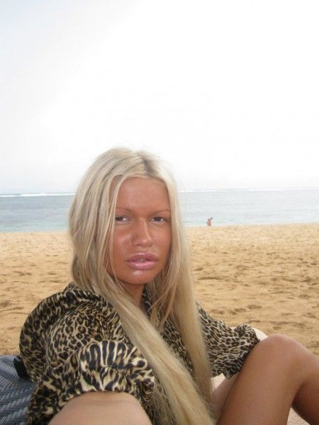 This Girl Never Closes Her Mouth