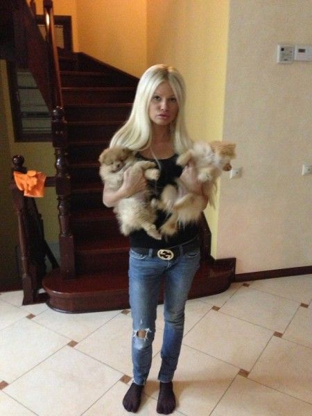 This Girl Never Closes Her Mouth