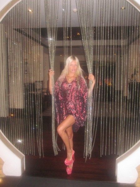 This Girl Never Closes Her Mouth