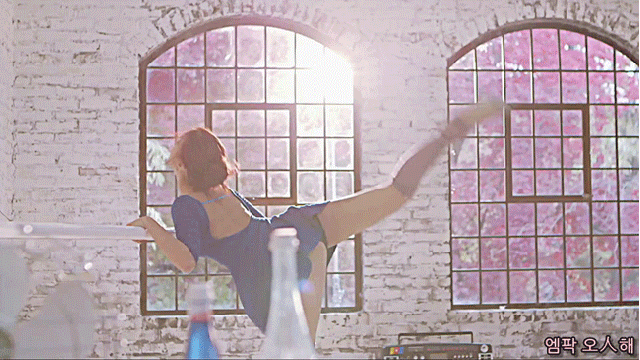 Sexy Sporty Girls Sizzle in GIFs