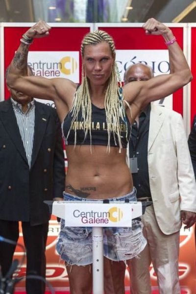 Women Boxers Share an Odd Moment in Public